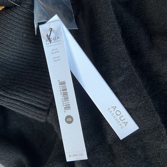 MOVING sale! Bloomingdale’s Aqua 100% cashmere turtleneck - Picture 5 of 7